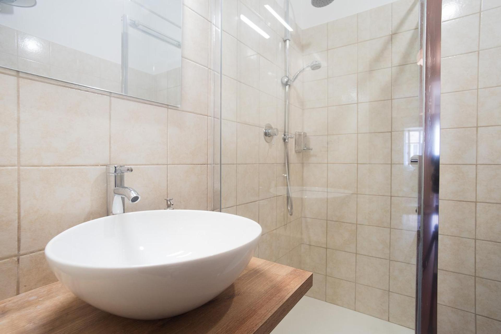 Vaticano - 3 Bagni - 11 Posti - 200mq - 7 Letti - Wifi Appartement *